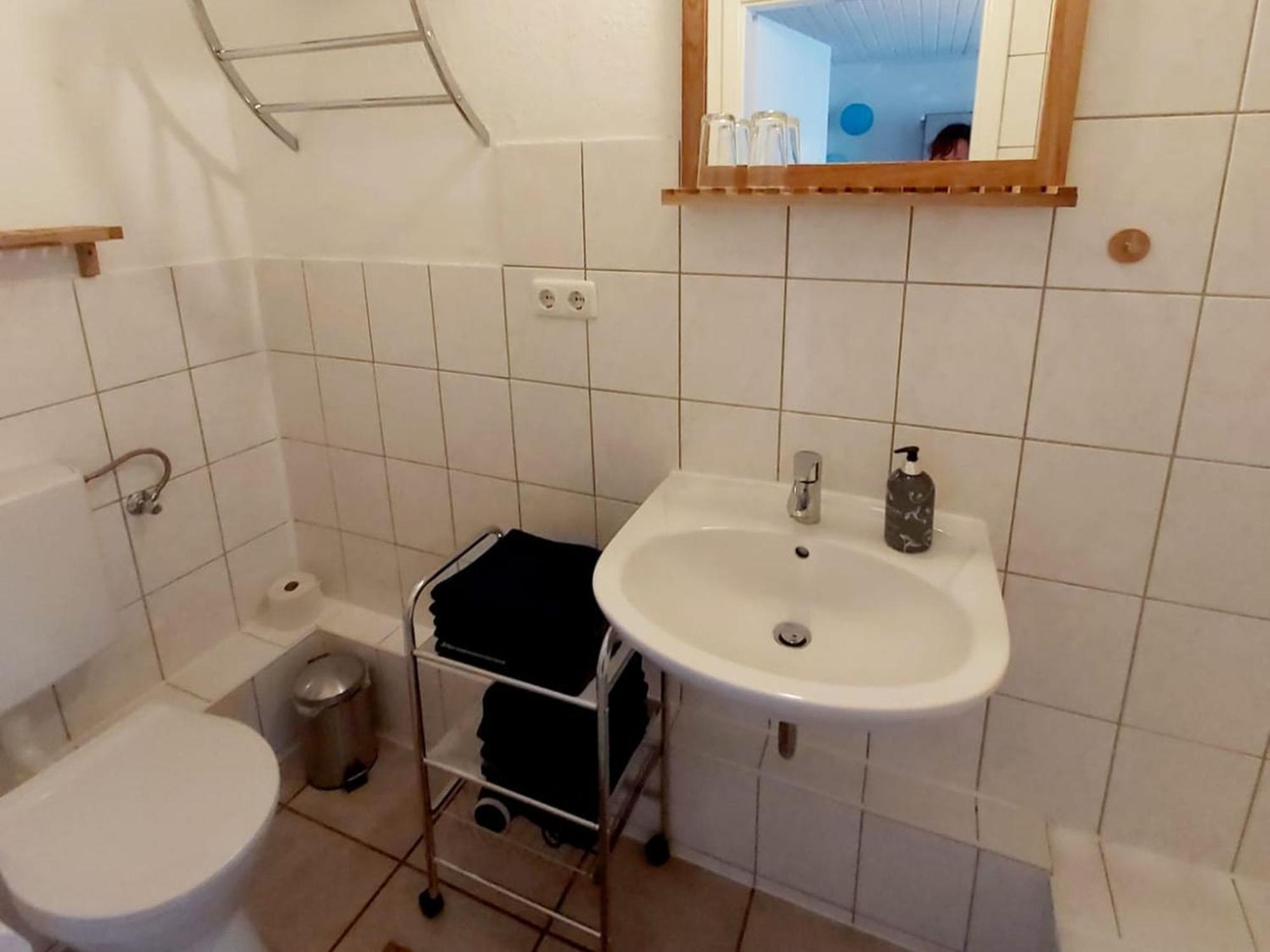 1 Apartment *