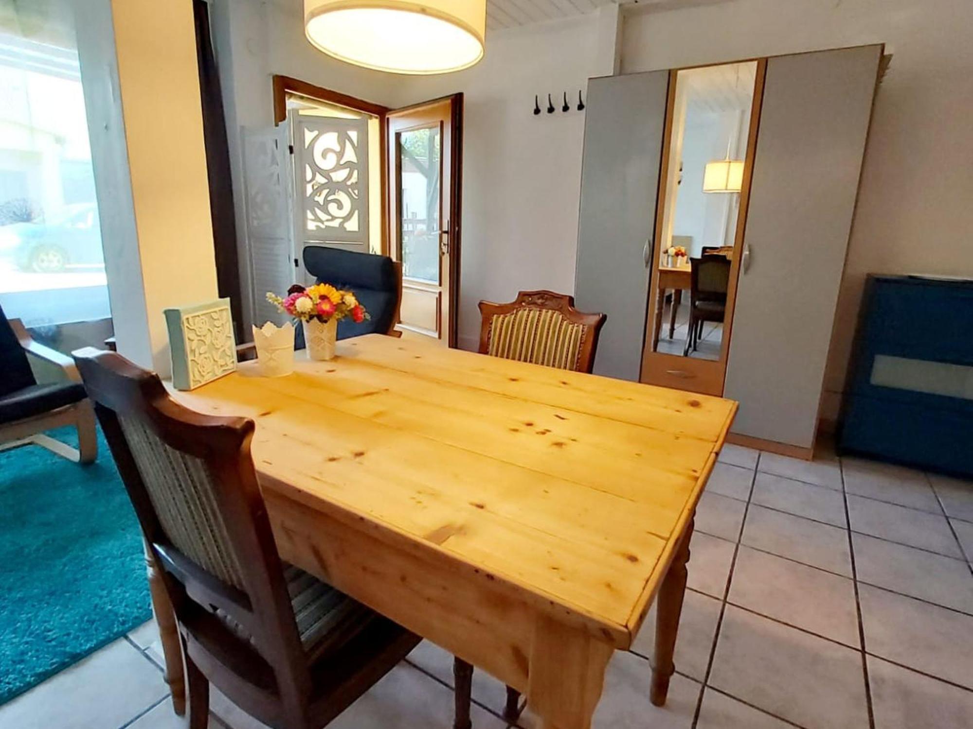 1 Apartment *